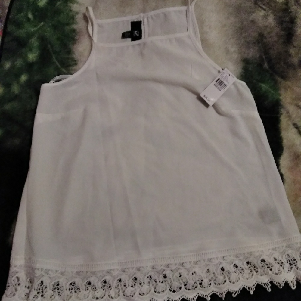 NWT IZ byer top